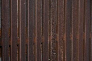 アンティーク建具　明治から大正期　細かな縦格子に裏障子枠付きの格子戸2枚セット　(R-091092)
