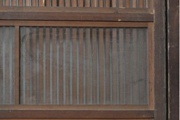 アンティーク建具　明治から大正期　細かな縦格子に裏障子枠付きの格子戸2枚セット　(R-091092)