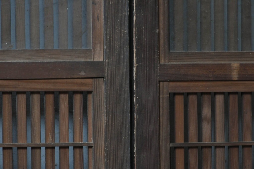 アンティーク建具　明治から大正期　細かな縦格子に裏障子枠付きの格子戸2枚セット　(R-091092)