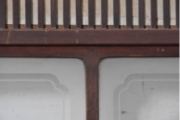 アンティーク建具　大正から昭和初期　幅広で存在感のある裏障子付き格子扉1枚　(R-091093)