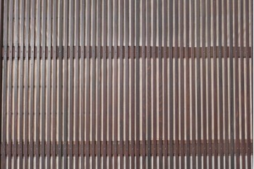 アンティーク建具　大正から昭和初期　昭和型板ガラス「ばら」を取り入れた裏障子付き引き戸1枚　(R-091095)