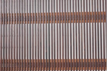 アンティーク建具　昭和初期　細身の縦桟が連なる裏障子付き格子戸2枚セット　(R-091097)