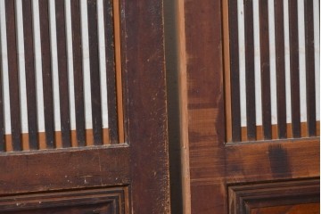 アンティーク建具　昭和初期　細身の縦桟が連なる裏障子付き格子戸2枚セット　(R-091097)