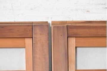 アンティーク建具　昭和初期　細身の縦桟が連なる裏障子付き格子戸2枚セット　(R-091097)