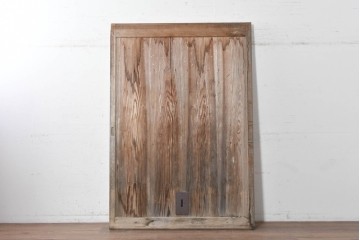 アンティーク建具　大正から昭和初期　杉材　木目の力強さが引き立つ重厚な蔵戸1枚　(R-091100)