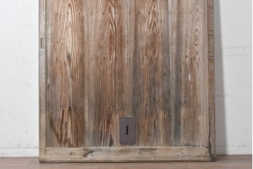 アンティーク建具　大正から昭和初期　杉材　木目の力強さが引き立つ重厚な蔵戸1枚　(R-091100)
