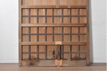 アンティーク建具　大正から昭和初期　杉材　木目の力強さが引き立つ重厚な蔵戸1枚　(R-091100)