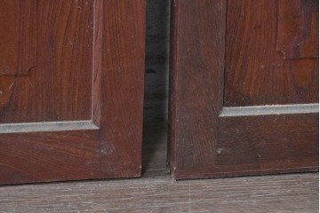 アンティーク建具　昭和初期から昭和中期　最高級!!　総欅(ケヤキ)材　2種類のプレスガラスを楽しめるガラス戸2枚セット　(R-091102)