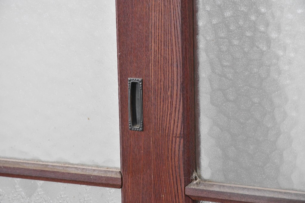 アンティーク建具　昭和初期から昭和中期　最高級!!　総欅(ケヤキ)材　2種類のプレスガラスを楽しめるガラス戸2枚セット　(R-091102)
