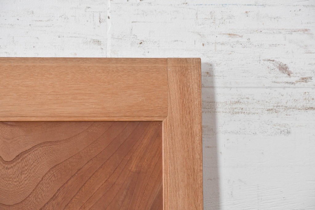 ヴィンテージ建具　美品　昭和中期から昭和後期　総欅(ケヤキ)材　杢目の良い一枚板を使った厚みのある引き戸1枚　(R-091103)