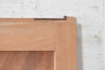 ヴィンテージ建具　美品　昭和中期から昭和後期　総欅(ケヤキ)材　杢目の良い一枚板を使った厚みのある引き戸1枚　(R-091103)