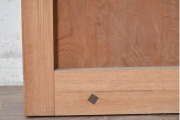 ヴィンテージ建具　美品　昭和中期から昭和後期　総欅(ケヤキ)材　杢目の良い一枚板を使った厚みのある引き戸1枚　(R-091103)
