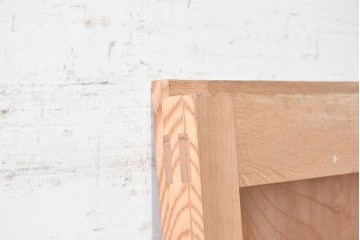 ヴィンテージ建具　美品　昭和中期から昭和後期　総欅(ケヤキ)材　杢目の良い一枚板を使った厚みのある引き戸1枚　(R-091103)