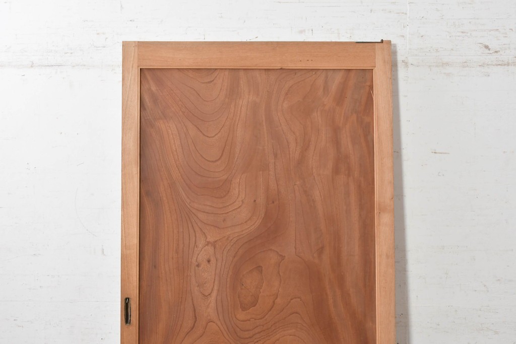 ヴィンテージ建具　美品　昭和中期から昭和後期　総欅(ケヤキ)材　杢目の良い一枚板を使った厚みのある引き戸1枚　(R-091104)