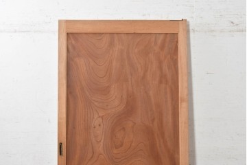 ヴィンテージ建具　美品　昭和中期から昭和後期　総欅(ケヤキ)材　杢目の良い一枚板を使った厚みのある引き戸1枚　(R-091104)
