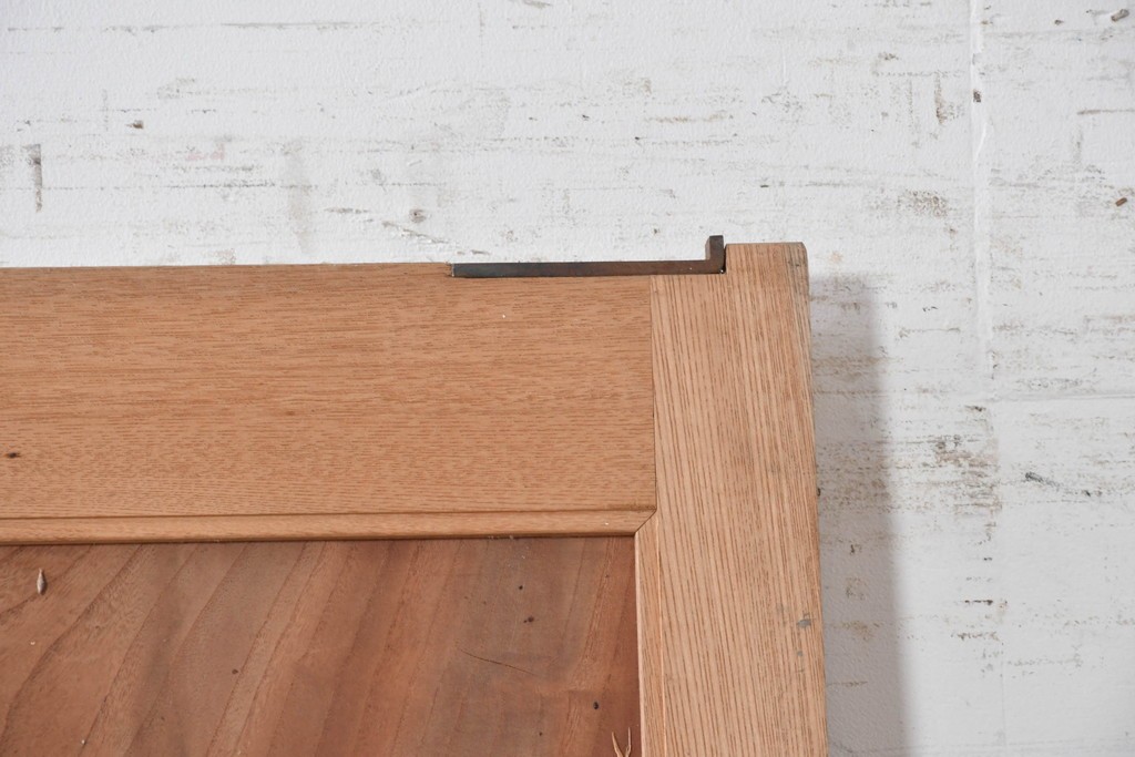 ヴィンテージ建具　美品　昭和中期から昭和後期　総欅(ケヤキ)材　杢目の良い一枚板を使った厚みのある引き戸1枚　(R-091104)