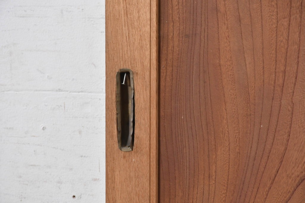 ヴィンテージ建具　美品　昭和中期から昭和後期　総欅(ケヤキ)材　杢目の良い一枚板を使った厚みのある引き戸1枚　(R-091104)