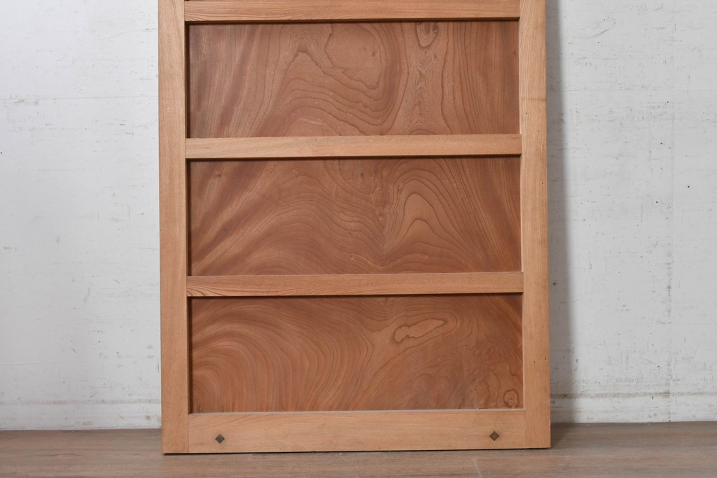 ヴィンテージ建具　美品　昭和中期から昭和後期　総欅(ケヤキ)材　杢目の良い一枚板を使った厚みのある引き戸1枚　(R-091104)