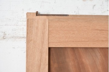 ヴィンテージ建具　美品　昭和中期から昭和後期　総欅(ケヤキ)材　杢目の良い一枚板を使った厚みのある引き戸1枚　(R-091104)