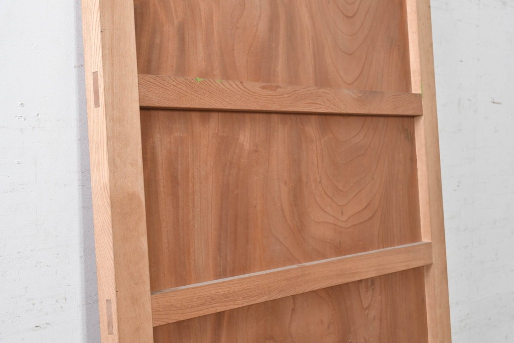 ヴィンテージ建具　美品　昭和中期から昭和後期　総欅(ケヤキ)材　杢目の良い一枚板を使った厚みのある引き戸1枚　(R-091104)