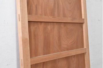 ヴィンテージ建具　美品　昭和中期から昭和後期　総欅(ケヤキ)材　杢目の良い一枚板を使った厚みのある引き戸1枚　(R-091104)