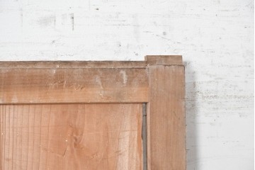 アンティーク建具　大正から昭和初期　金具がアクセントを添える素朴な板戸1枚　(R-091106)