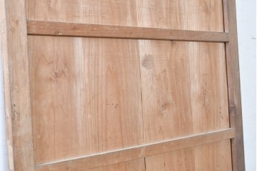 アンティーク建具　大正から昭和初期　金具がアクセントを添える素朴な板戸1枚　(R-091106)
