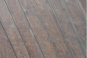 アンティーク建具　昭和初期　斜め張りの板使いがおしゃれな板戸1枚　(R-091107)