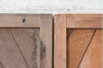アンティーク建具　昭和初期　斜め張りの板使いがおしゃれな板戸1枚　(R-091107)