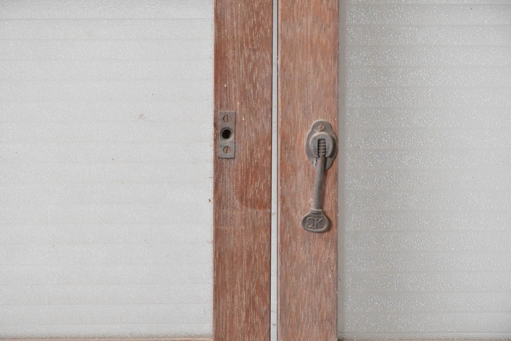ヴィンテージ建具　昭和後期　銀モールガラス入りのレトロな窓2枚セット　(R-091109)