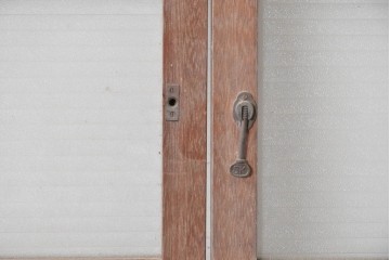 ヴィンテージ建具　昭和後期　銀モールガラス入りのレトロな窓2枚セット　(R-091109)