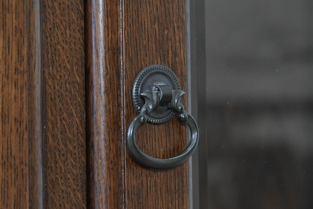 中古　美品　横浜クラシック家具　ノックオンウッド(knockonwood)　コロニアルシリーズ(Colonial Series)　カップボード　定価約80万円　(R-091110)