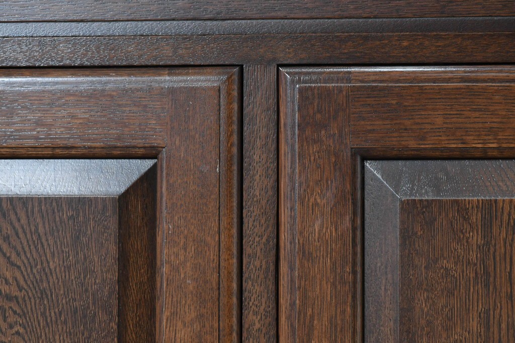 中古　美品　横浜クラシック家具　ノックオンウッド(knockonwood)　コロニアルシリーズ(Colonial Series)　カップボード　定価約80万円　(R-091110)