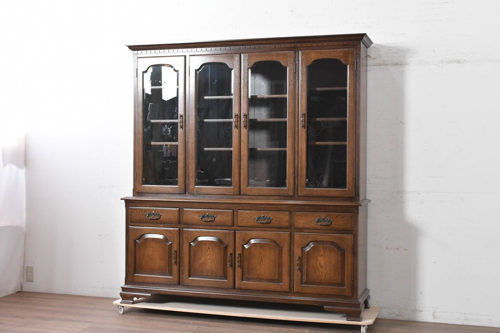 中古　横浜クラシック家具　ノックオンウッド(knockonwood)　Hand Made　コロニアルシリーズ(Colonial Series)　収納力抜群のカップボード　定価約110万円　(R-091112)
