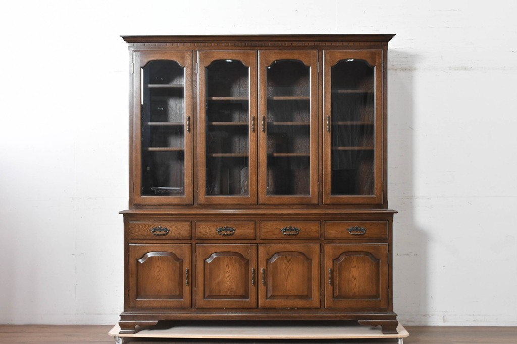 中古　横浜クラシック家具　ノックオンウッド(knockonwood)　Hand Made　コロニアルシリーズ(Colonial Series)　収納力抜群のカップボード　定価約110万円　(R-091112)
