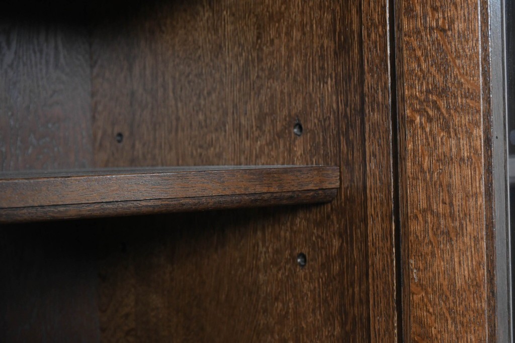 中古　横浜クラシック家具　ノックオンウッド(knockonwood)　Hand Made　コロニアルシリーズ(Colonial Series)　収納力抜群のカップボード　定価約110万円　(R-091112)