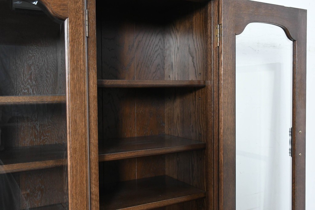 中古　横浜クラシック家具　ノックオンウッド(knockonwood)　Hand Made　コロニアルシリーズ(Colonial Series)　収納力抜群のカップボード　定価約110万円　(R-091112)