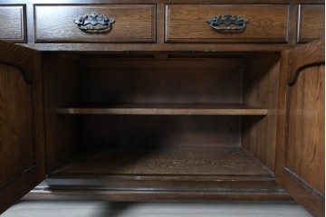 中古　横浜クラシック家具　ノックオンウッド(knockonwood)　Hand Made　コロニアルシリーズ(Colonial Series)　収納力抜群のカップボード　定価約110万円　(R-091112)