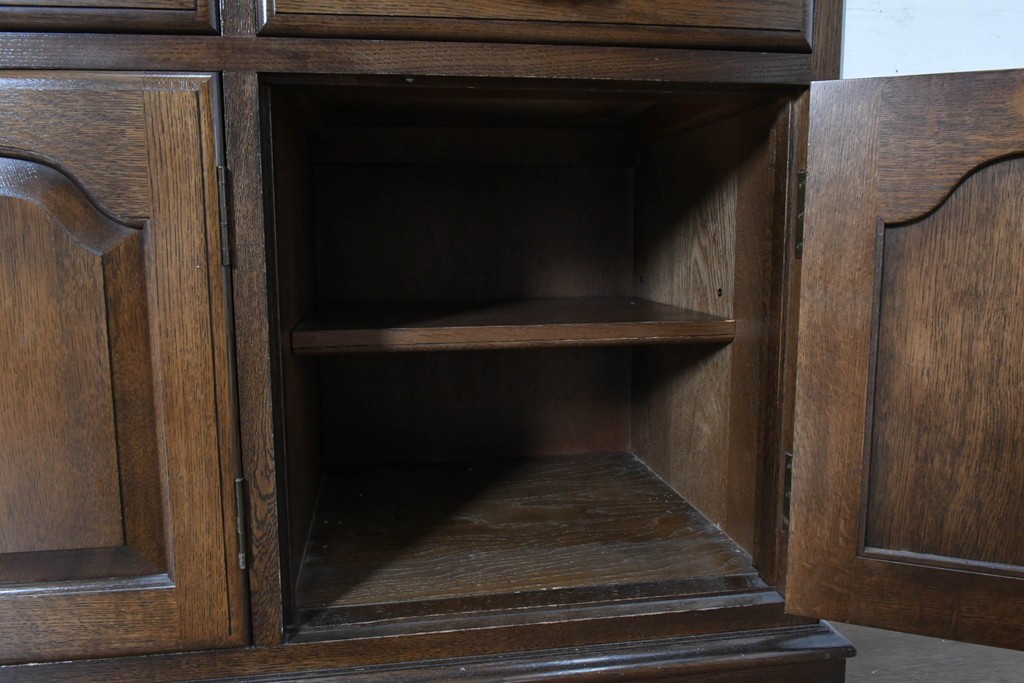 中古　横浜クラシック家具　ノックオンウッド(knockonwood)　Hand Made　コロニアルシリーズ(Colonial Series)　収納力抜群のカップボード　定価約110万円　(R-091112)