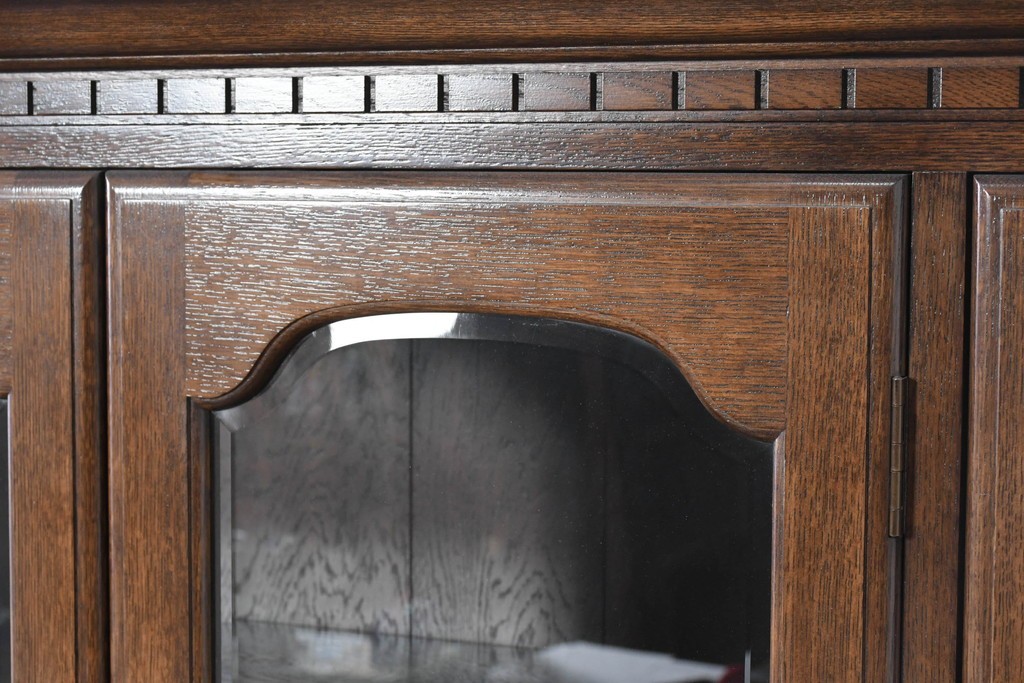 中古　横浜クラシック家具　ノックオンウッド(knockonwood)　Hand Made　コロニアルシリーズ(Colonial Series)　収納力抜群のカップボード　定価約110万円　(R-091112)