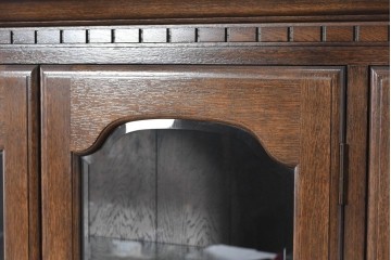 中古　横浜クラシック家具　ノックオンウッド(knockonwood)　Hand Made　コロニアルシリーズ(Colonial Series)　収納力抜群のカップボード　定価約110万円　(R-091112)