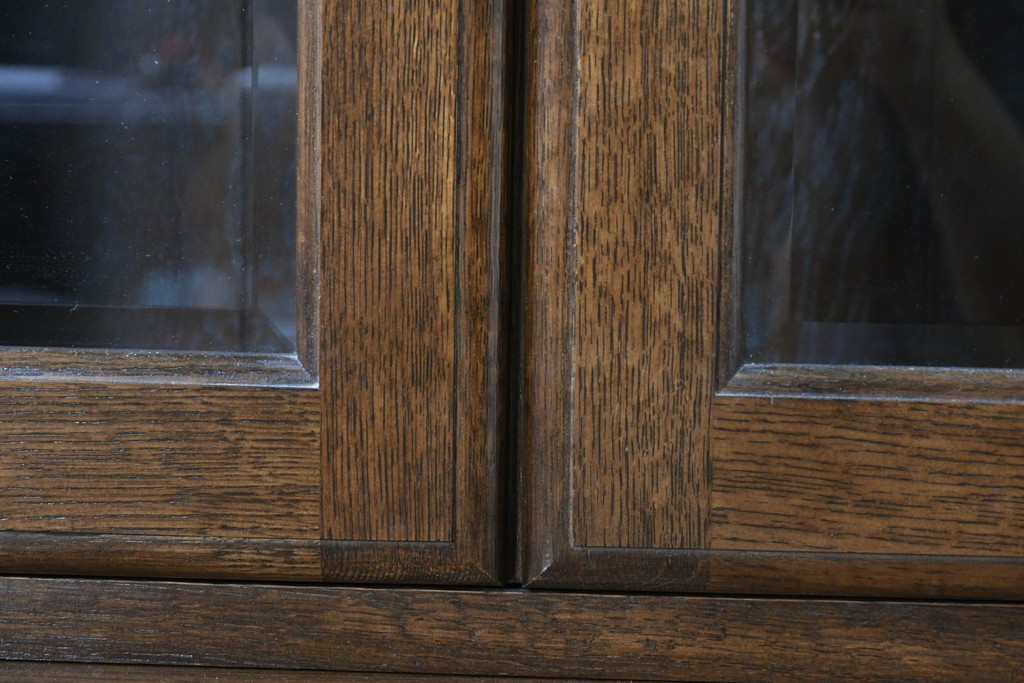 中古　横浜クラシック家具　ノックオンウッド(knockonwood)　Hand Made　コロニアルシリーズ(Colonial Series)　収納力抜群のカップボード　定価約110万円　(R-091112)