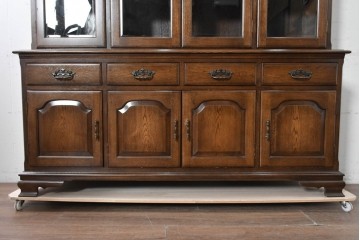 中古　横浜クラシック家具　ノックオンウッド(knockonwood)　Hand Made　コロニアルシリーズ(Colonial Series)　収納力抜群のカップボード　定価約110万円　(R-091112)