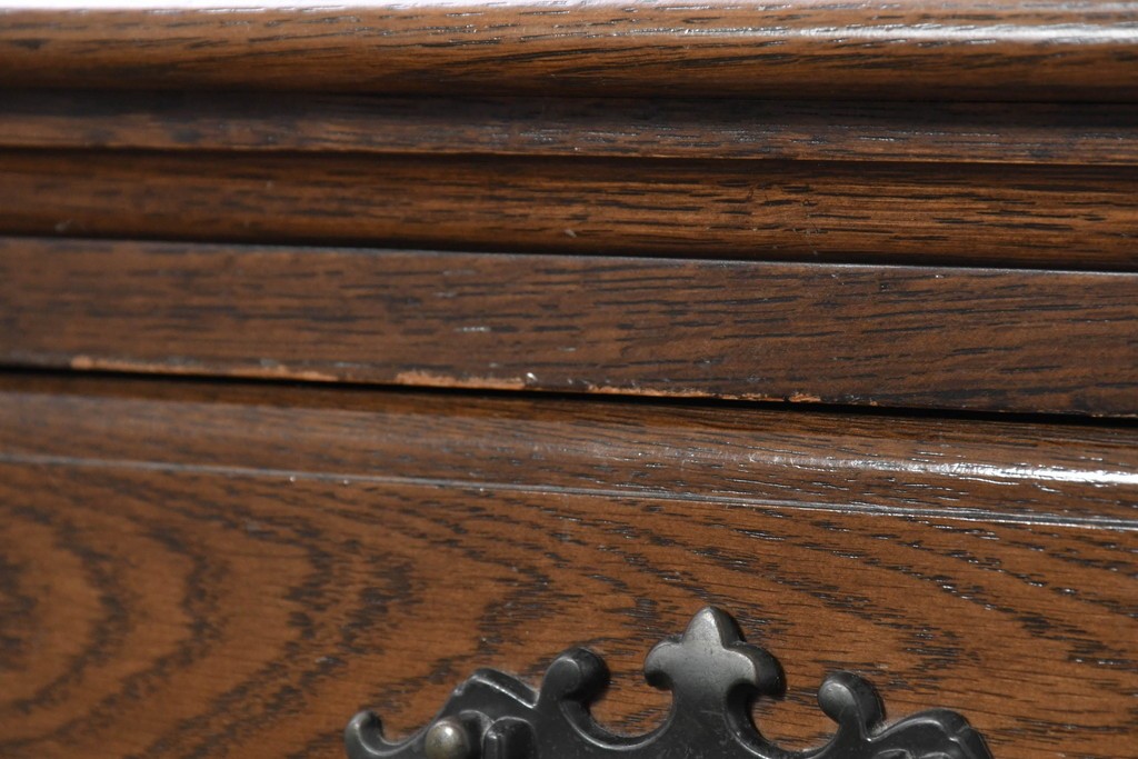 中古　横浜クラシック家具　ノックオンウッド(knockonwood)　Hand Made　コロニアルシリーズ(Colonial Series)　収納力抜群のカップボード　定価約110万円　(R-091112)