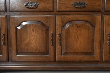 中古　横浜クラシック家具　ノックオンウッド(knockonwood)　Hand Made　コロニアルシリーズ(Colonial Series)　収納力抜群のカップボード　定価約110万円　(R-091112)