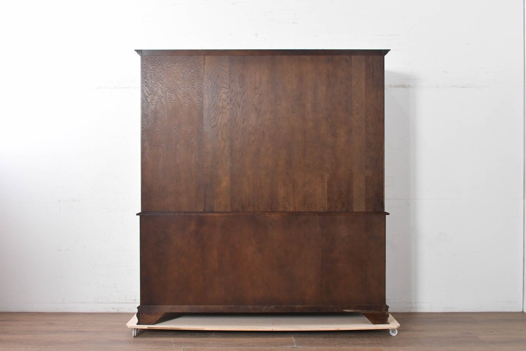 中古　横浜クラシック家具　ノックオンウッド(knockonwood)　Hand Made　コロニアルシリーズ(Colonial Series)　収納力抜群のカップボード　定価約110万円　(R-091112)