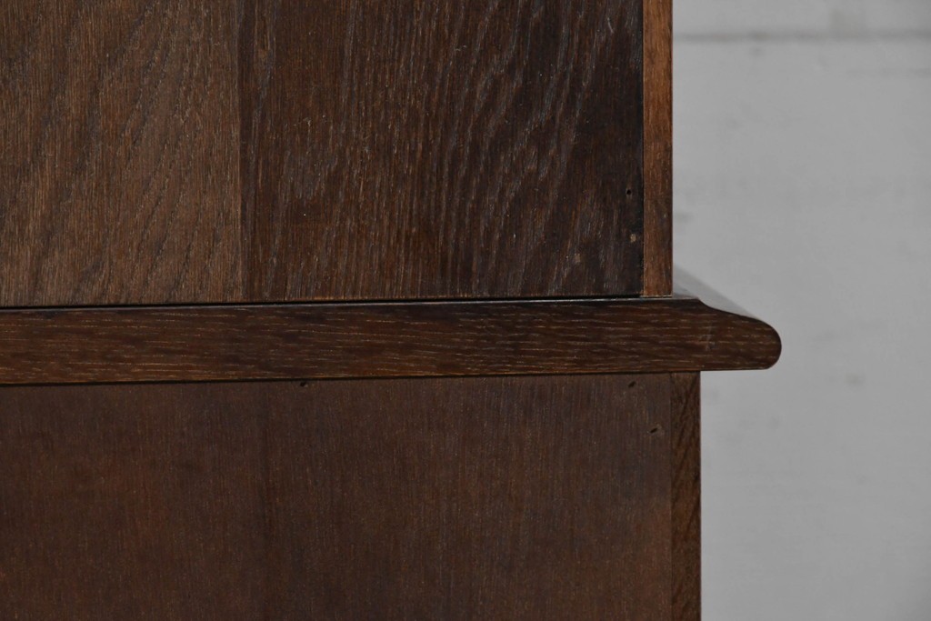 中古　横浜クラシック家具　ノックオンウッド(knockonwood)　Hand Made　コロニアルシリーズ(Colonial Series)　収納力抜群のカップボード　定価約110万円　(R-091112)