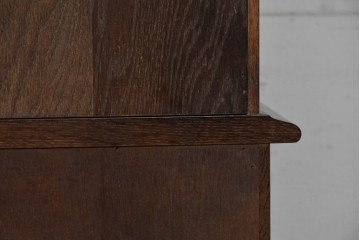 中古　横浜クラシック家具　ノックオンウッド(knockonwood)　Hand Made　コロニアルシリーズ(Colonial Series)　収納力抜群のカップボード　定価約110万円　(R-091112)