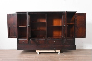 中古　希少な廃番品　北海道民芸家具　ガラス扉と板扉を備えたサイドボード　(R-091113)