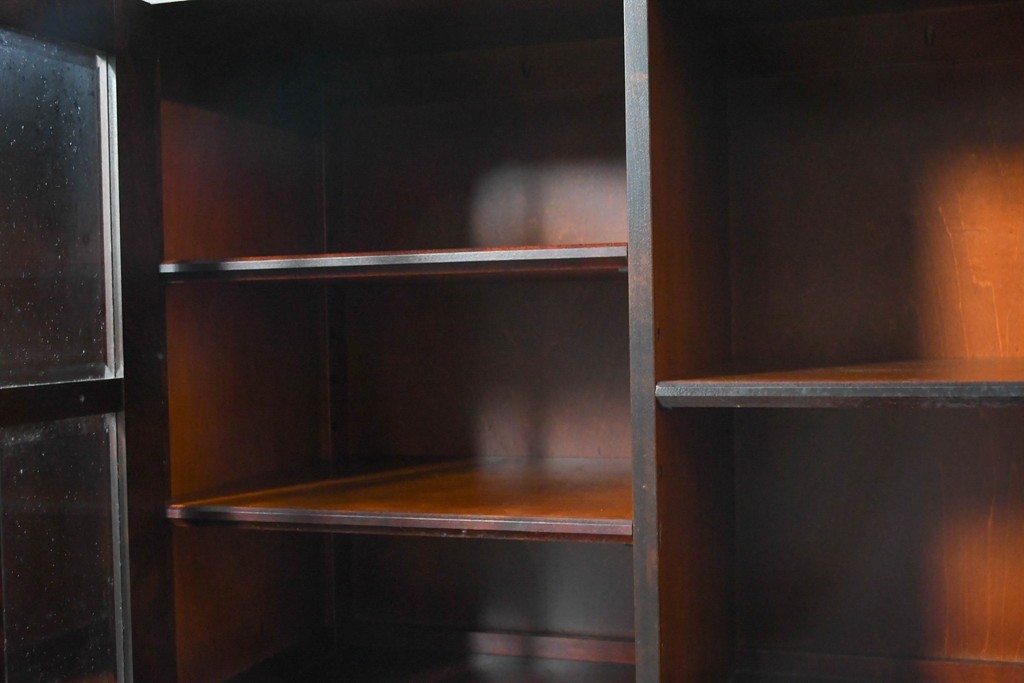 中古　希少な廃番品　北海道民芸家具　ガラス扉と板扉を備えたサイドボード　(R-091113)